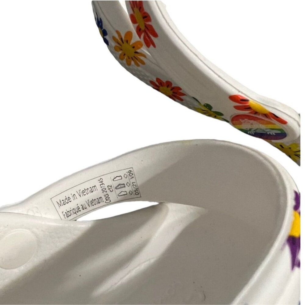 NEW Crocs C12 White Daisy Rainbow Clogs Sandals - Picture 8 of 8